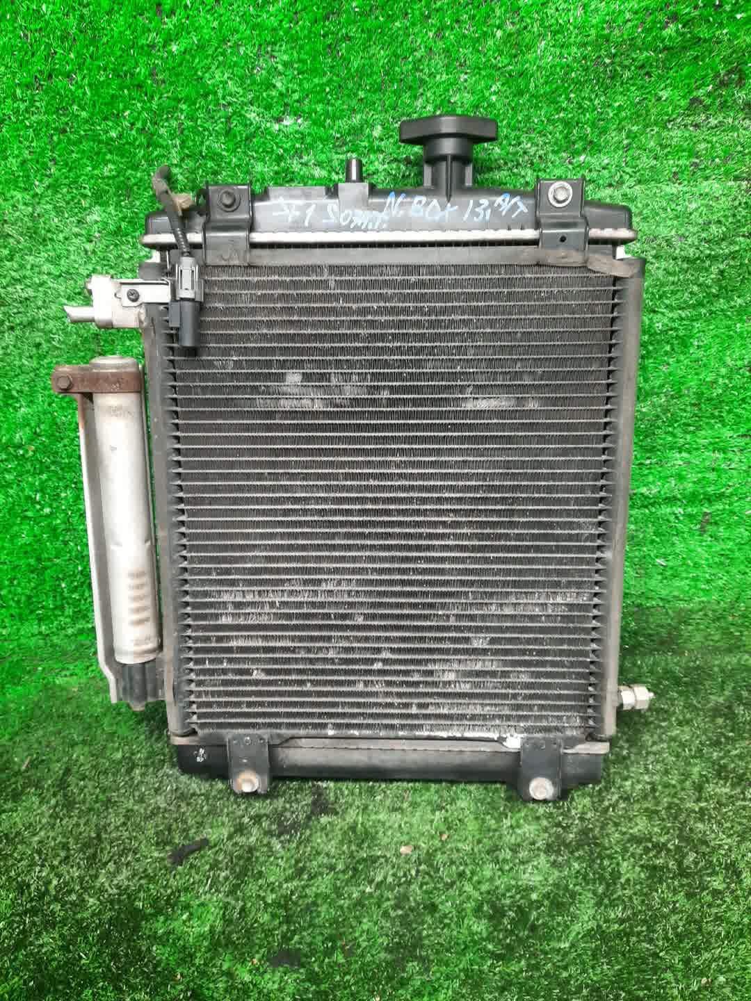 Радиатор основной HONDA N-BOX JF1 S07A 1729 2 ракурс