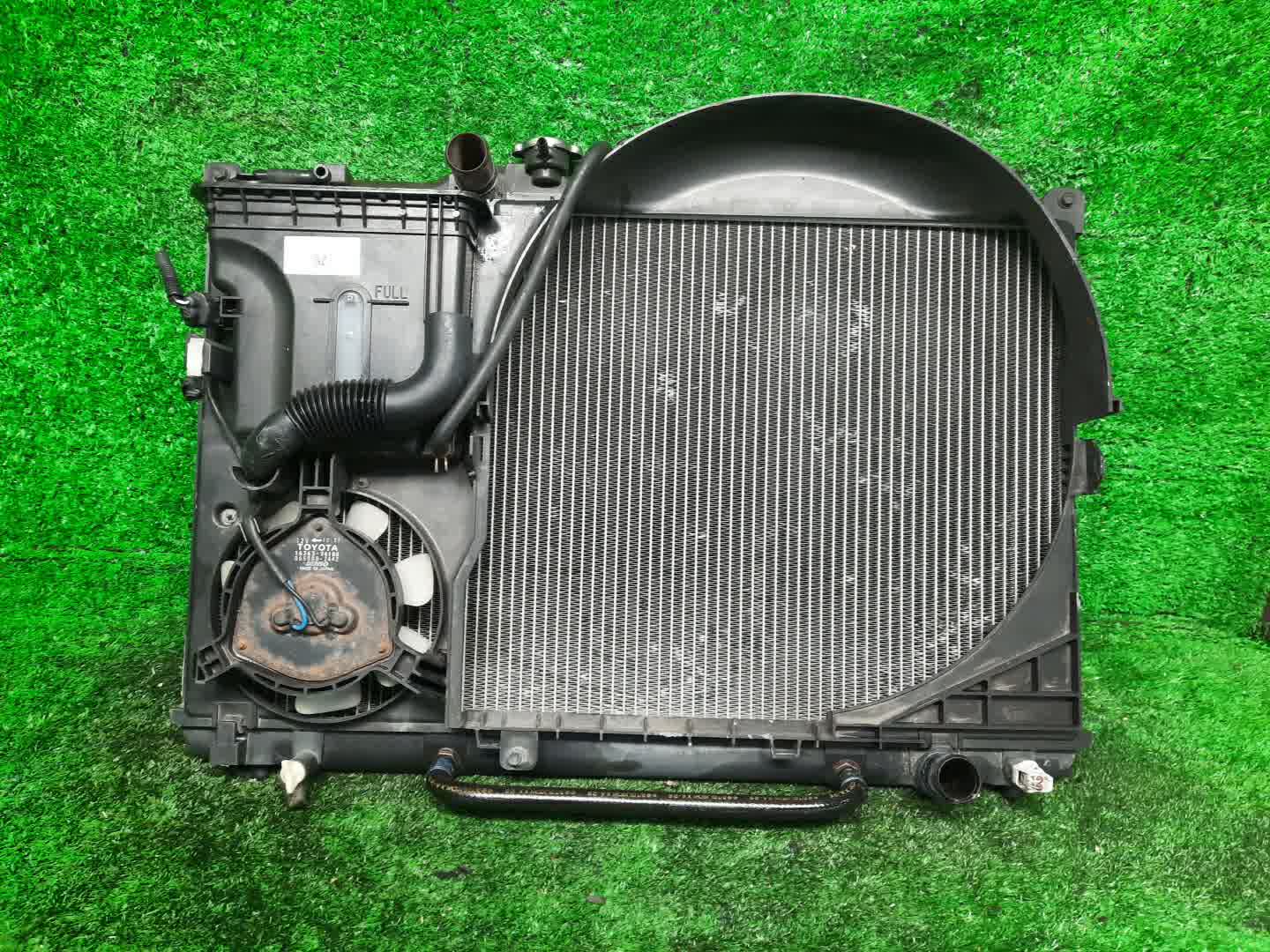 Радиатор основной TOYOTA BREVIS JCG10, JCG11, JCG15 2JZ-FSE 1746 1 ракурс