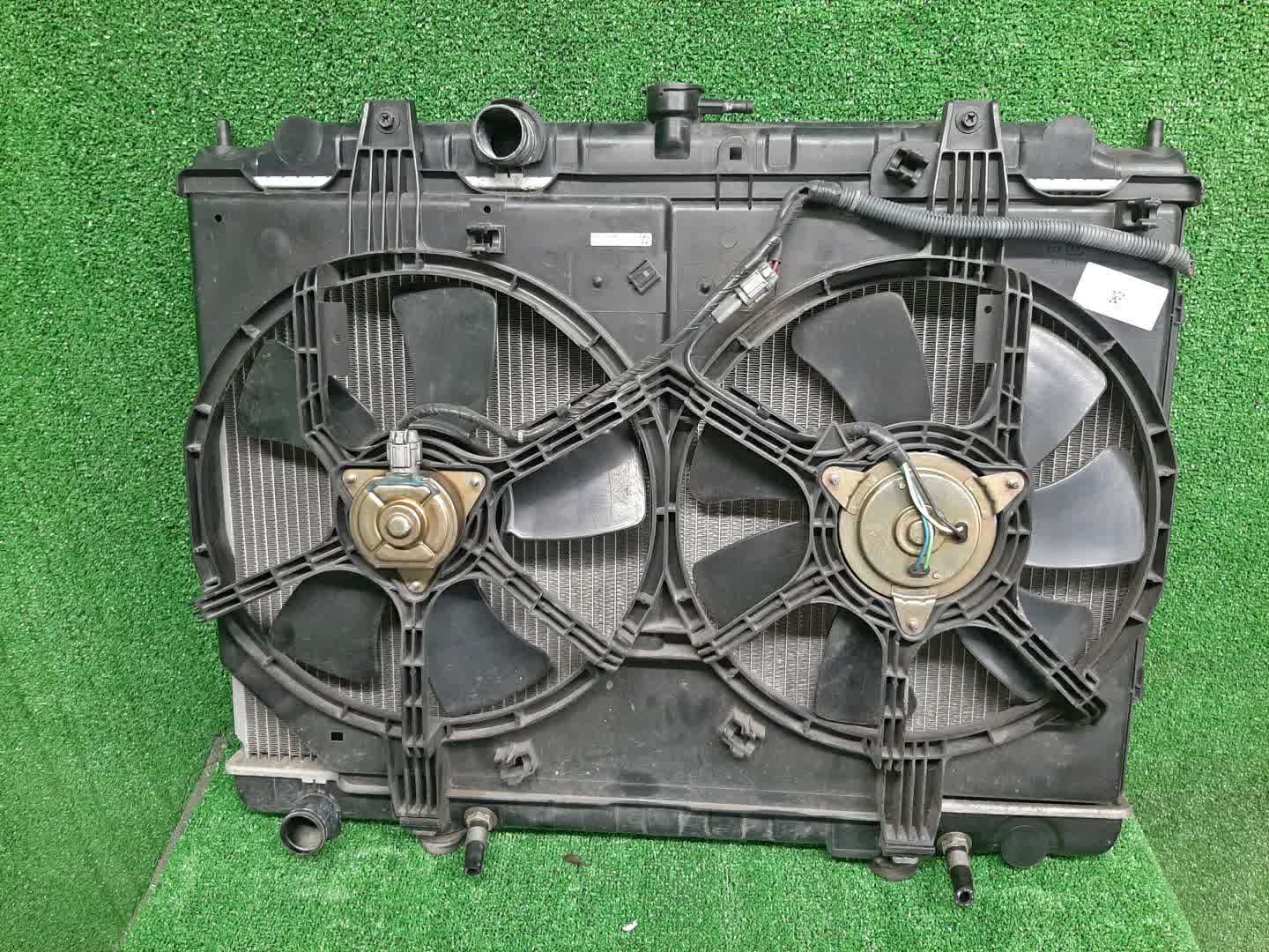 Радиатор основной NISSAN LIBERTY RM12, RNM12 QR20DE 1763 1 ракурс
