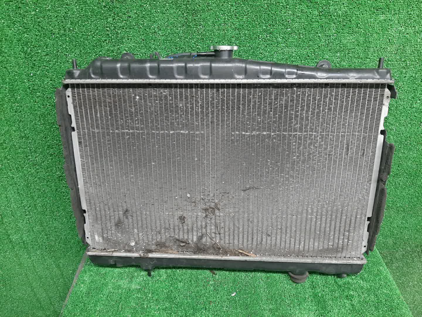 Радиатор основной NISSAN LAUREL HC35, GNC35, GC35 RB20DE 1767 2 ракурс