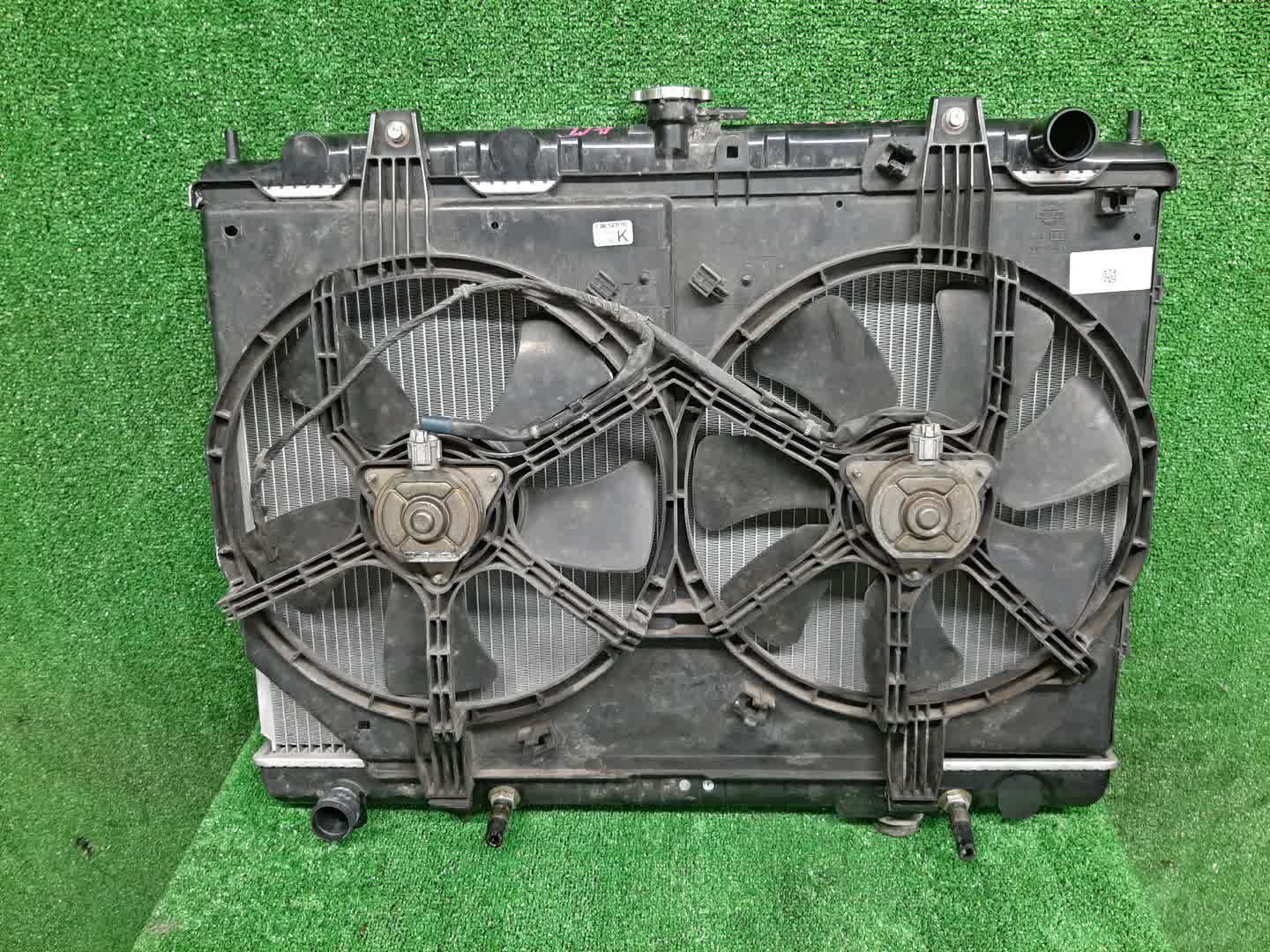 Радиатор основной  NISSAN SERENA PC24 SR20DE ,1864 1 ракурс