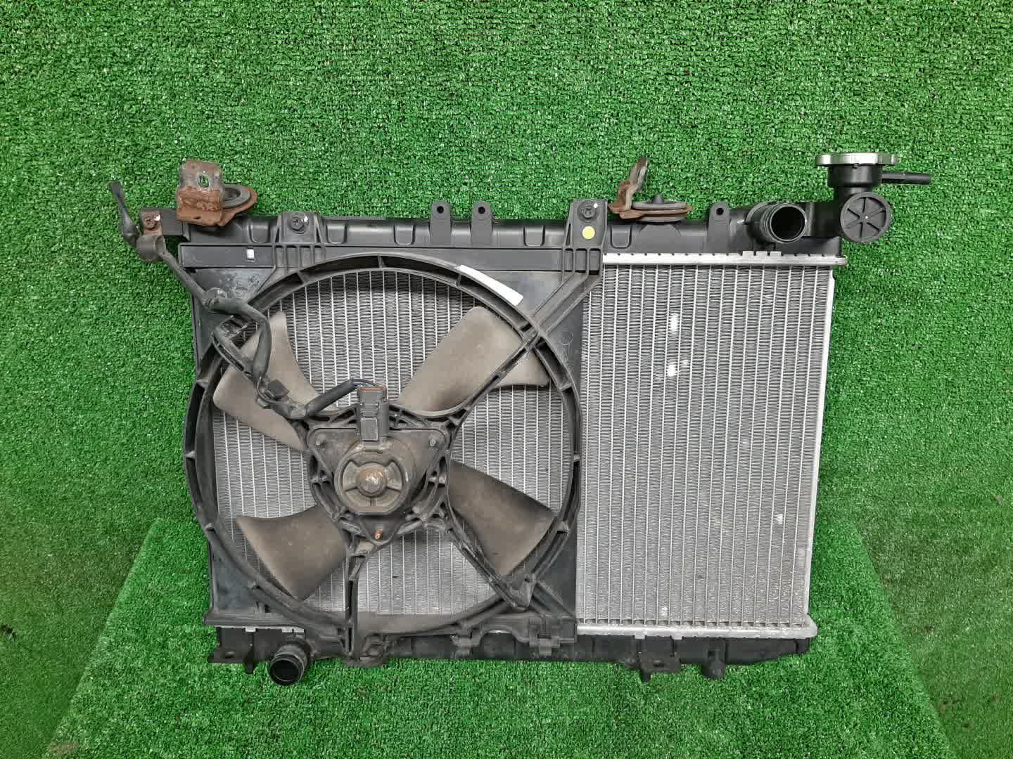 Радиатор основной NISSAN AD VFY10 GA15DE 1869 1 ракурс