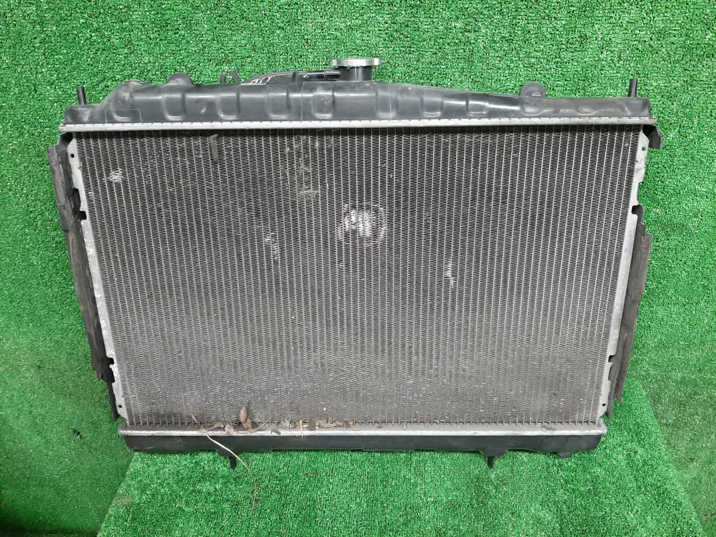 Радиатор основной NISSAN LAUREL HC35, GNC35, GC35 RB20DE 1870 2 ракурс