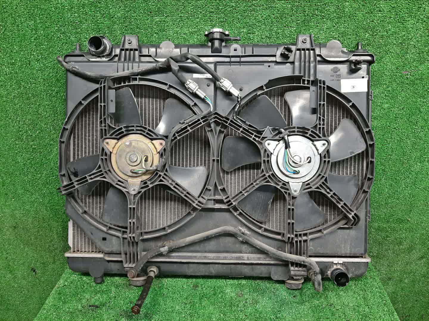 Радиатор основной NISSAN BASSARA JHU30 VQ30DE 1904 1 ракурс
