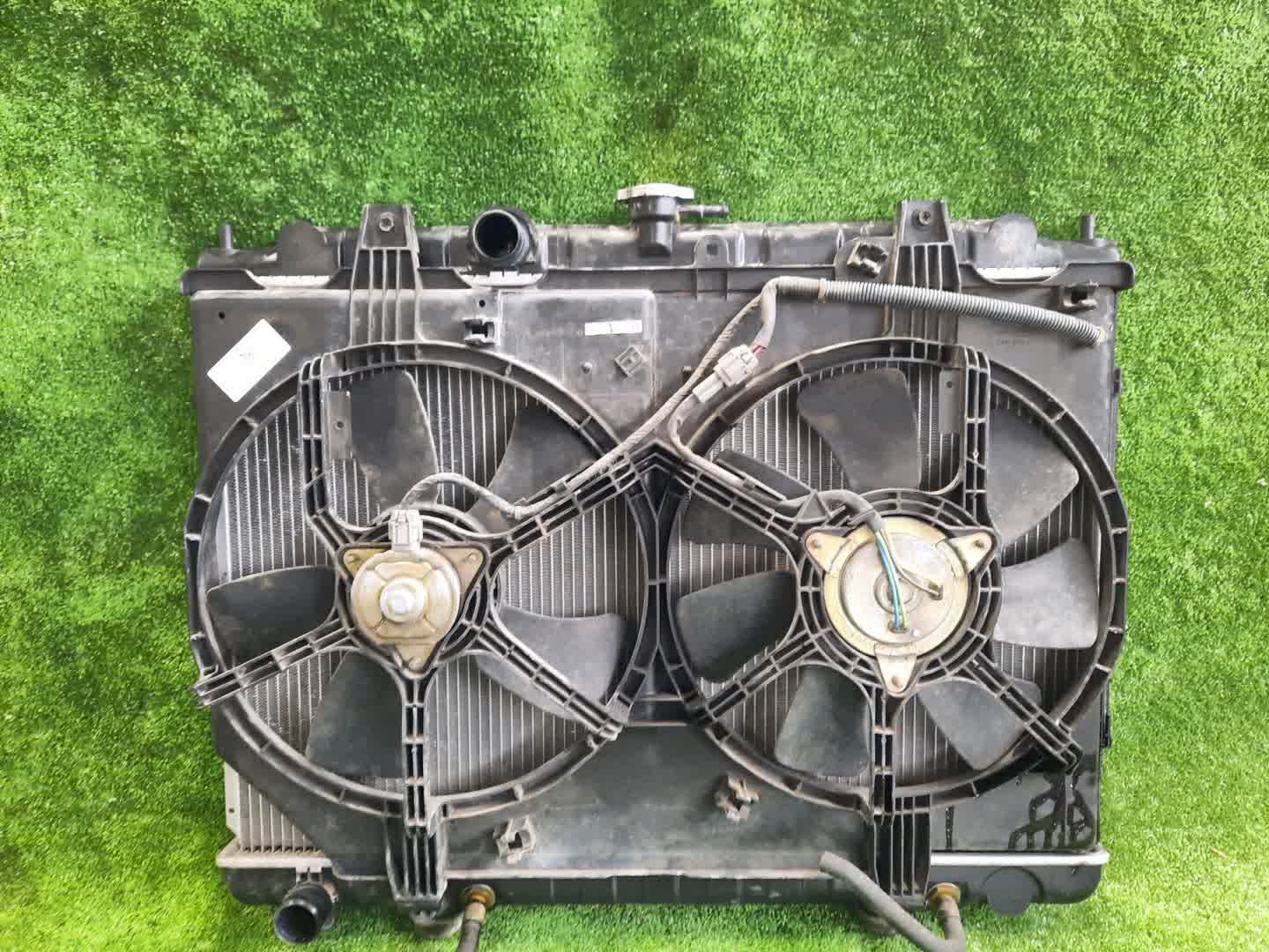 Радиатор основной NISSAN LIBERTY RM12, RNM12 QR20DE 1975 2 ракурс