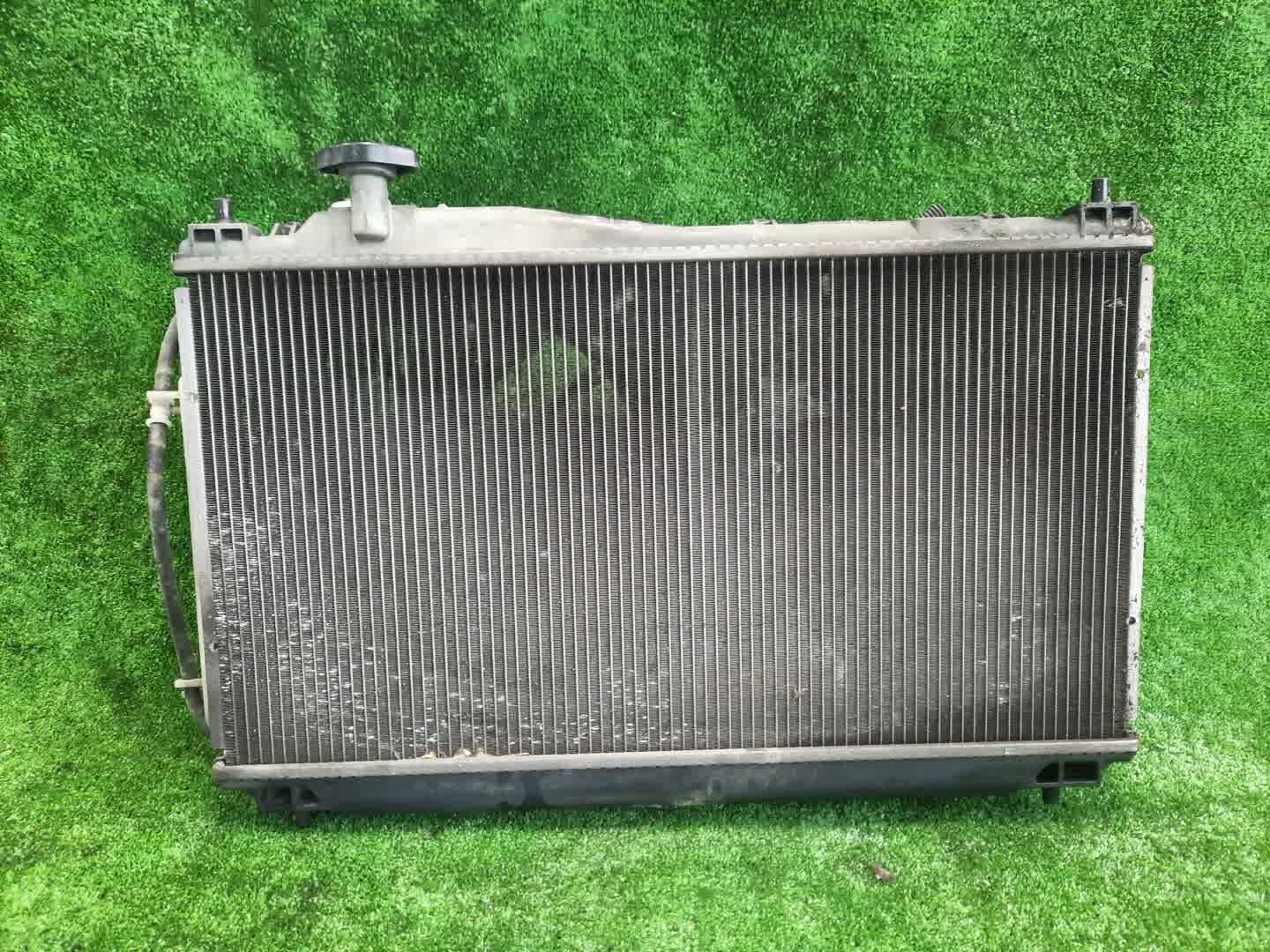 Радиатор основной HONDA CIVIC EU3, EU1, EU4, EU2 D17A, D15B 2046 1 ракурс Радиатор основной HONDA CIVIC EU3, EU1, EU4, EU2 D17A, D15B 2046 1 ракурс