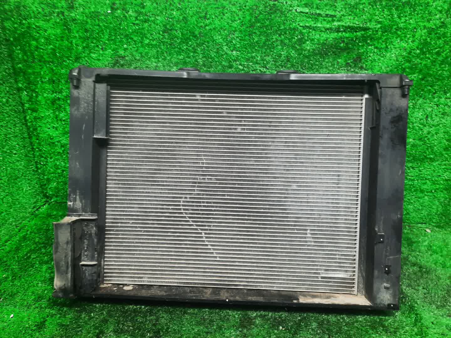 Радиатор основной BMW 520d, 525d, 530d, 535d, 5-Series, 535i, 528i, 530i, 520i, 523i, 550i F11, F10, FZ35, FR35, XG20, FW20, XG28, FP25, FR30, FR44 2127 2 ракурс
