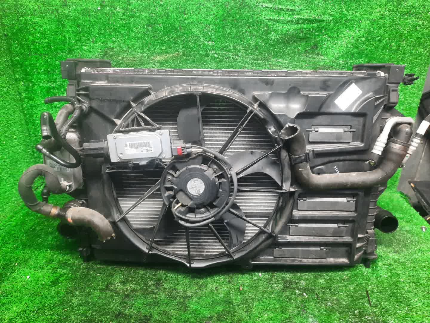 Радиатор основной VOLVO V40 MV48 B4164T ,2129 1 ракурс Радиатор основной VOLVO V40 MV48 B4164T ,2129 1 ракурс