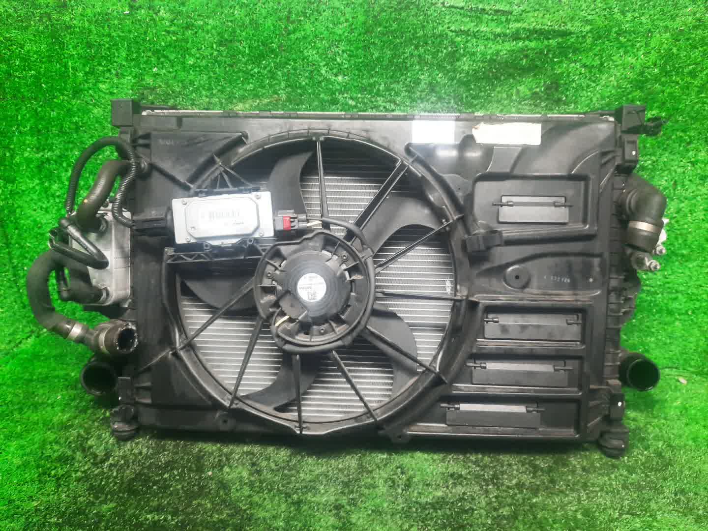 Радиатор основной VOLVO V40 MV48 ,2145 1 ракурс Радиатор основной VOLVO V40 MV48 ,2145 1 ракурс