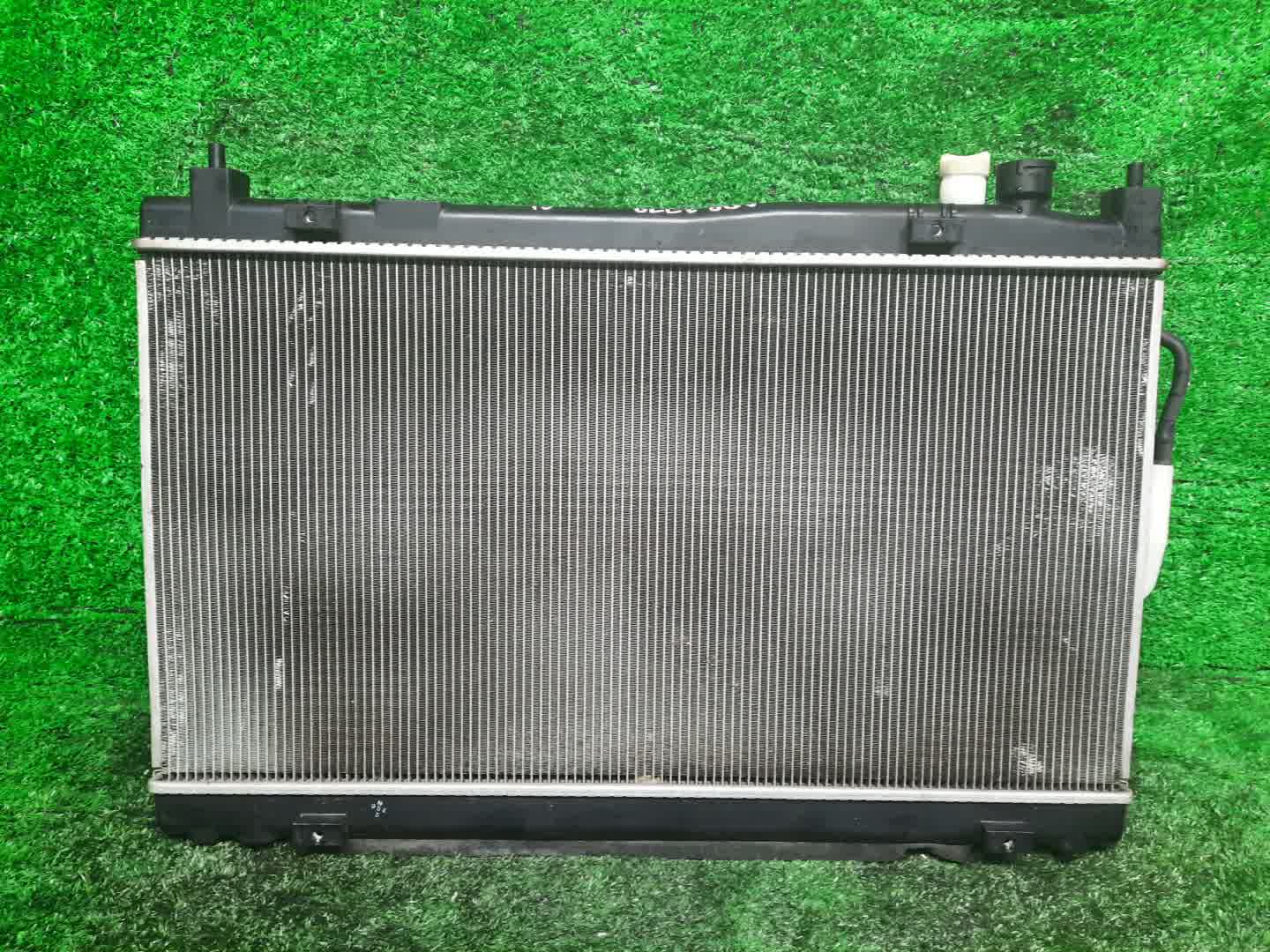 Радиатор основной HONDA FIT, SHUTTLE GP6, GP5, GP7, GP8 LEB 2178 2 ракурс