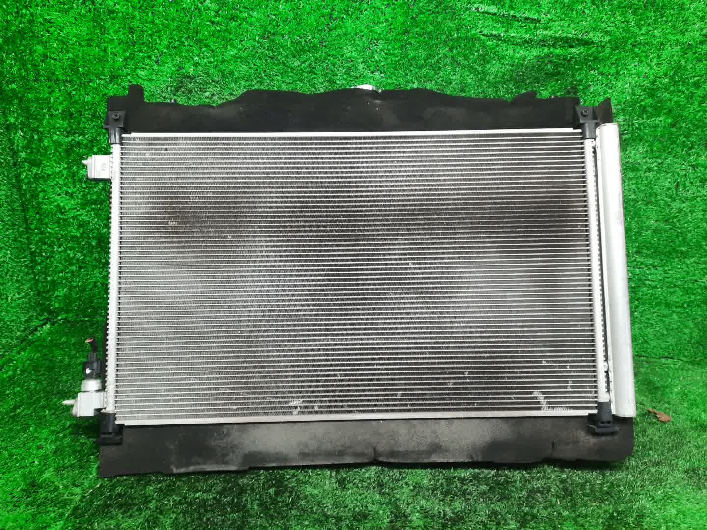 Радиатор основной NISSAN SERENA GFC27 MR20DD 2187 2 ракурс