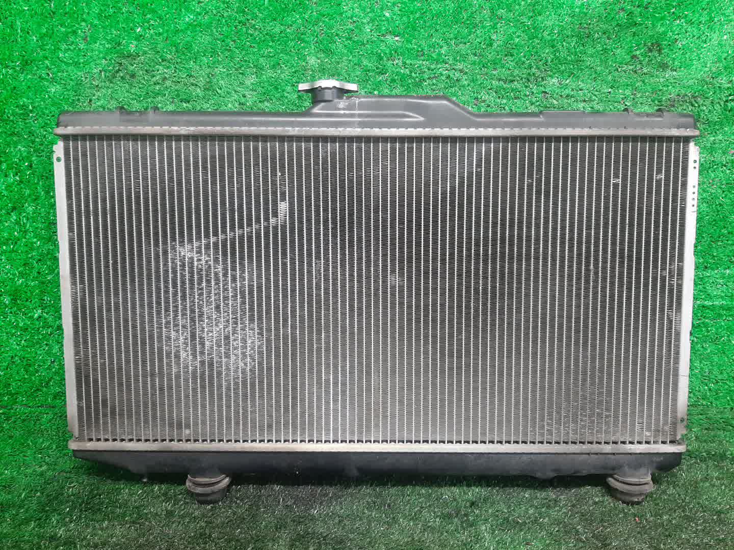 Радиатор основной TOYOTA COROLLA AE111 4A-FE 2283 2 ракурс