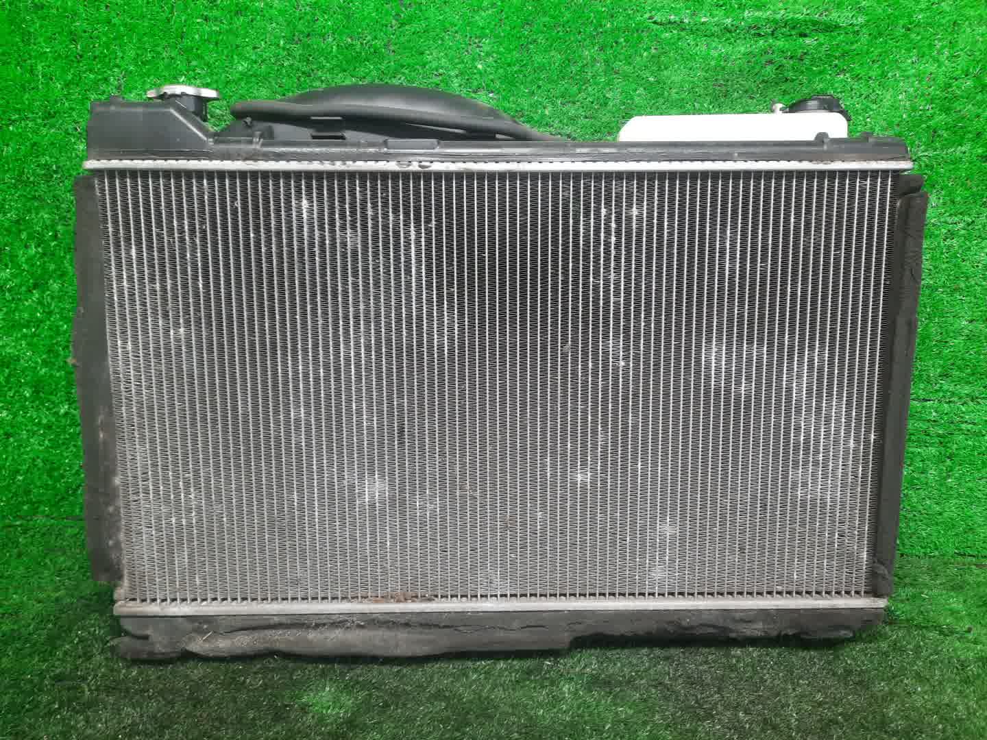 Радиатор основной TOYOTA PROGRES JCG10, JCG11, JCG15 2JZ-GE 2319 2 ракурс