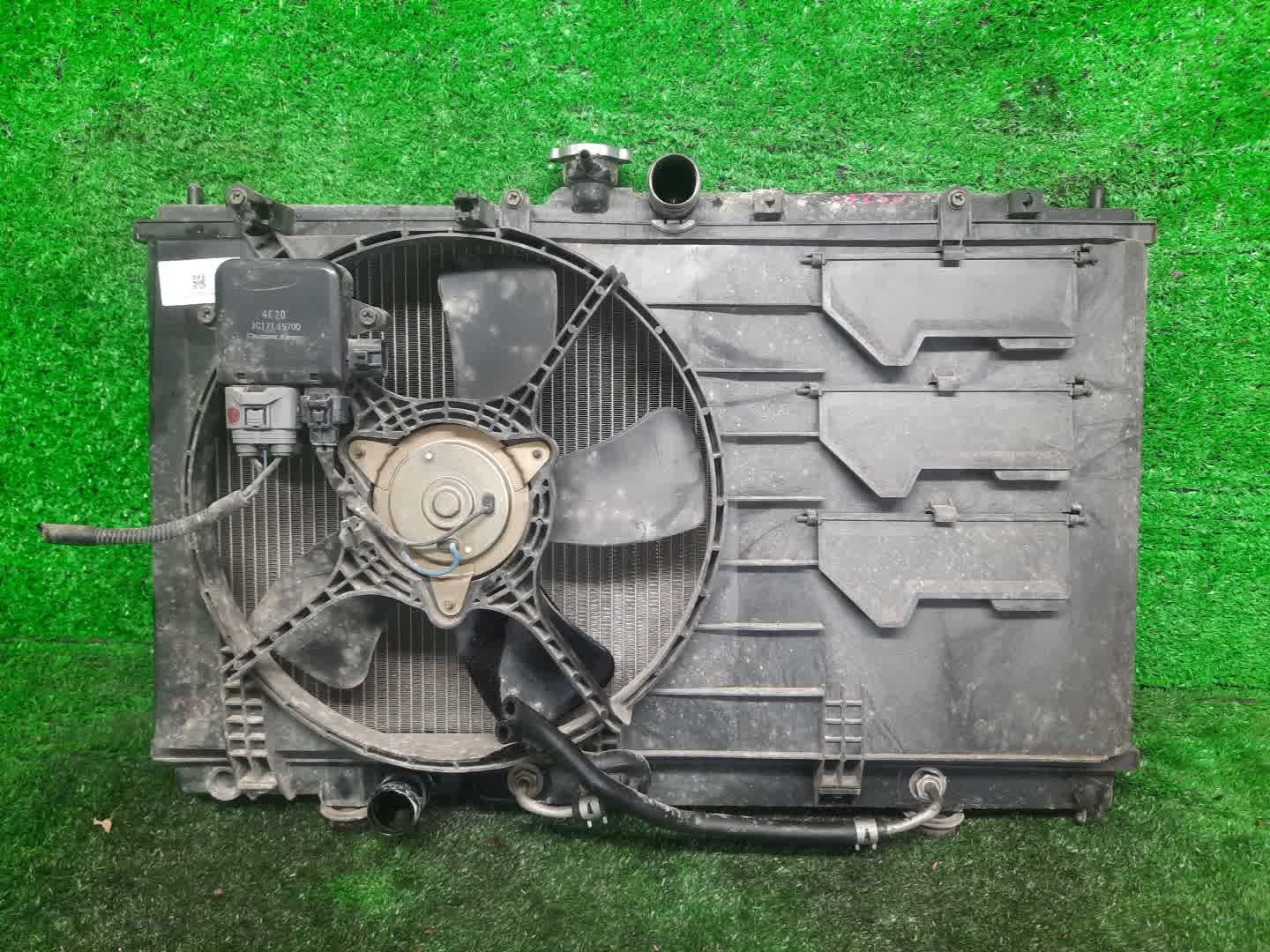 Радиатор основной MITSUBISHI LANCER CEDIA, LANCER CS3W, CS9W, CS9A, CS1A, CS2A, CS2W, CS5W, CS5A, CS3A, CS6A, CS2V 4G15, 4G93 2340 1 ракурс