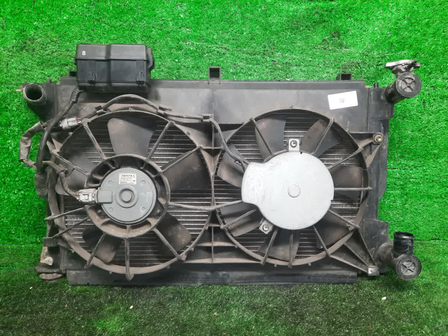 Радиатор основной TOYOTA AVENSIS ZZT251, AZT250, AZT255, AZT251 1AZ-FSE 2346 1 ракурс