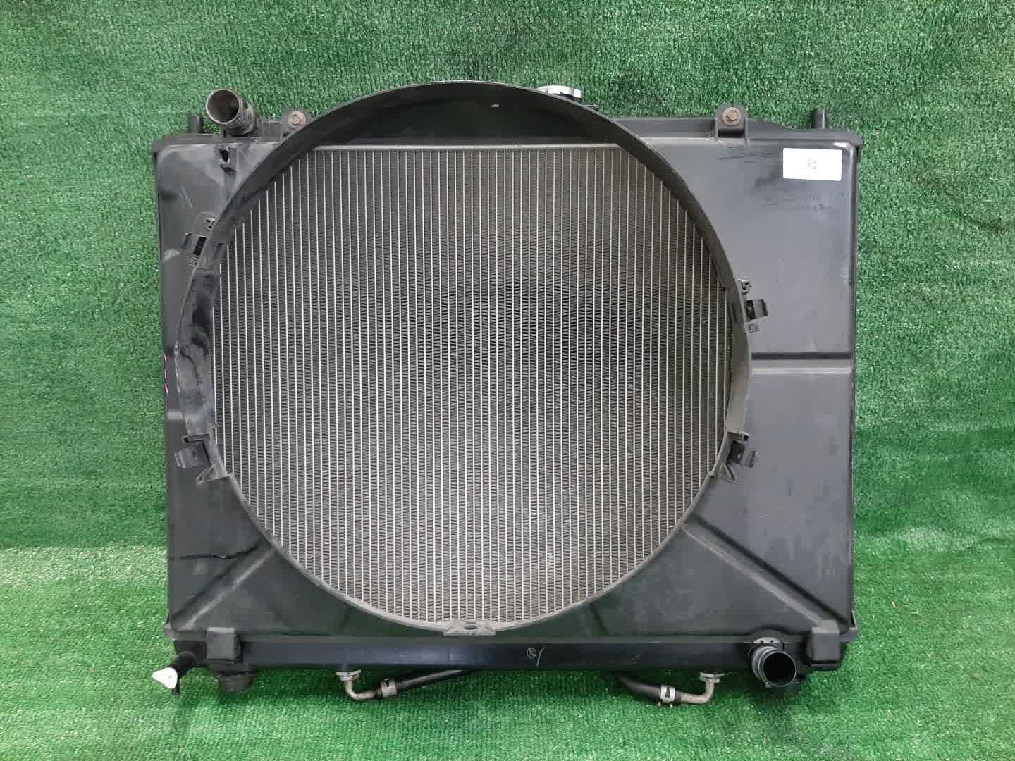 Радиатор основной MITSUBISHI PAJERO V75W 6G74 2383 1 ракурс Радиатор основной MITSUBISHI PAJERO V75W 6G74 2383 1 ракурс