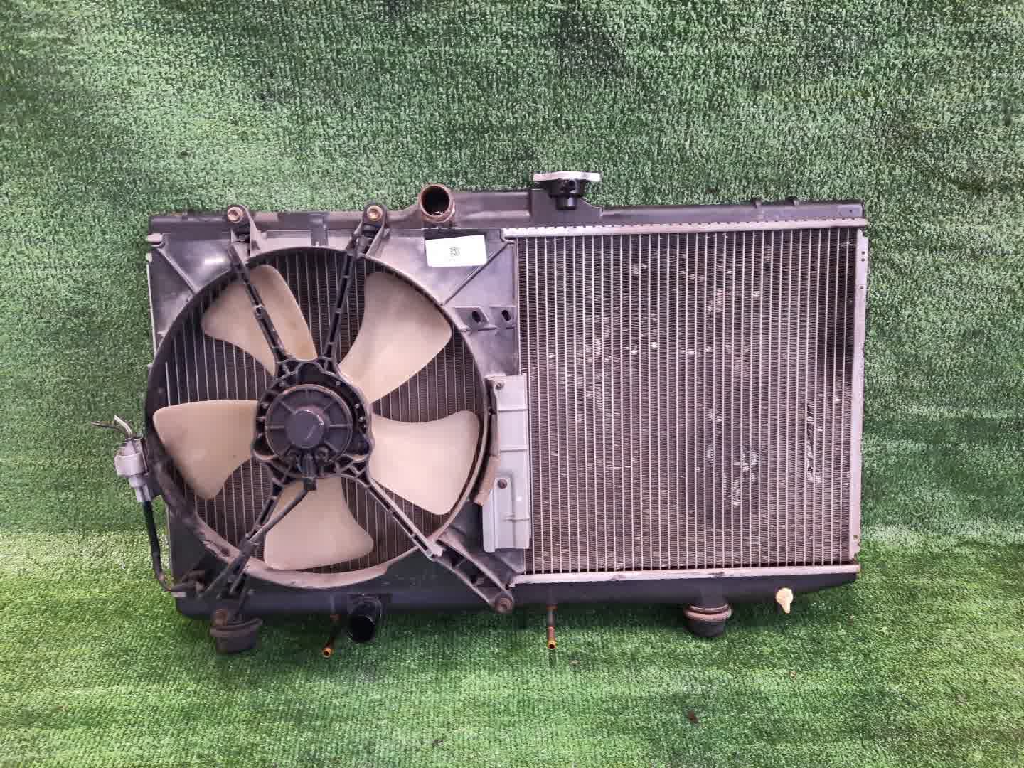 Радиатор основной TOYOTA SPRINTER CARIB, COROLLA, COROLLA LEVIN, COROLLA SPACIO, SPRINTER, SPRINTER TRUENO AE111G, AE110, EE102, EE103, AE111, AE111N 4A-FE, 5A-FE, 4E-FE, 5E-FE 2413 1 ракурс