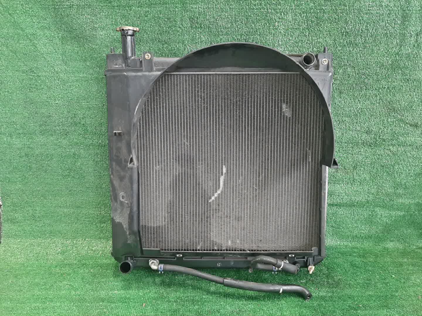 Радиатор основной TOYOTA GRAND HIACE VCH10W, VCH16W 5VZ-FE 2449 1 ракурс