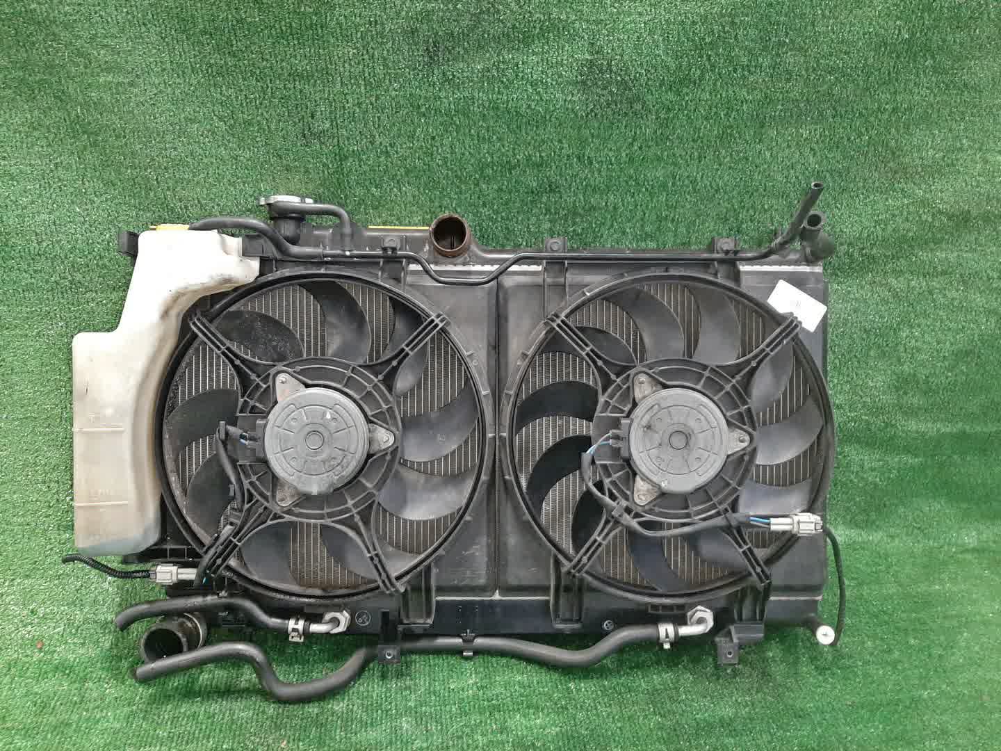 Радиатор основной SUBARU OUTBACK BPH, BP9, BPE EJ255 2505 1 ракурс
