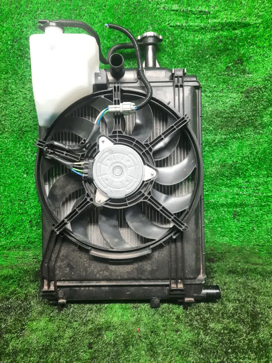 Радиатор основной NISSAN DAYZ B45W, B43W, B46W, B47W, B48W, B44W BR06DE 2557 1 ракурс