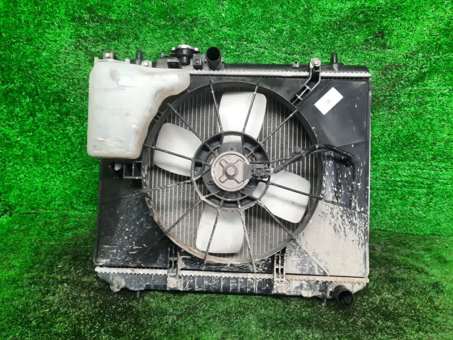 Радиатор основной TOYOTA TERIOS, CAMI J100G, J102G, J100E, J102E, J122E K3-VE 2710 1 ракурс