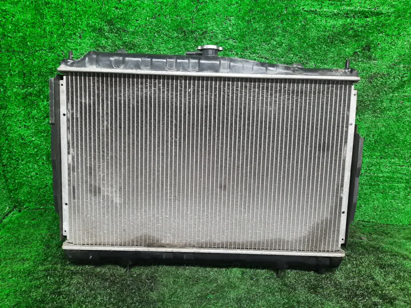 Радиатор основной NISSAN LAUREL HC35, GNC35, GC35 RB20DE 2730 2 ракурс