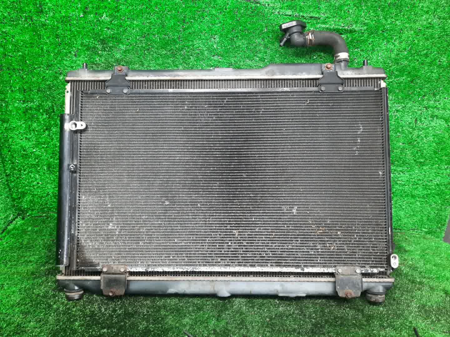 Радиатор основной HONDA ELYSION RR5 J35A 2795 2 ракурс