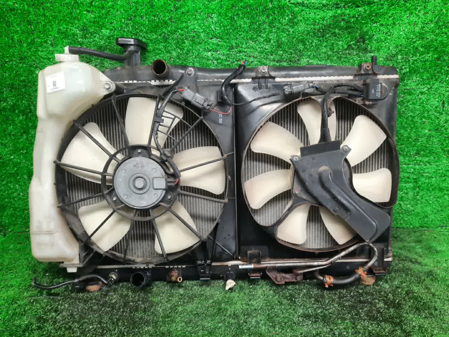 Радиатор основной HONDA CROSSROAD RT2, RT1, RT3, RT4 R20A 2819 1 ракурс