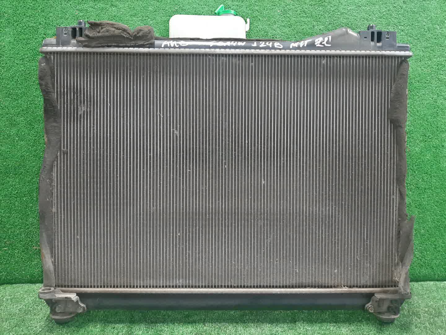 Радиатор основной SUZUKI ESCUDO TDA4W J24B 2844 3 ракурс
