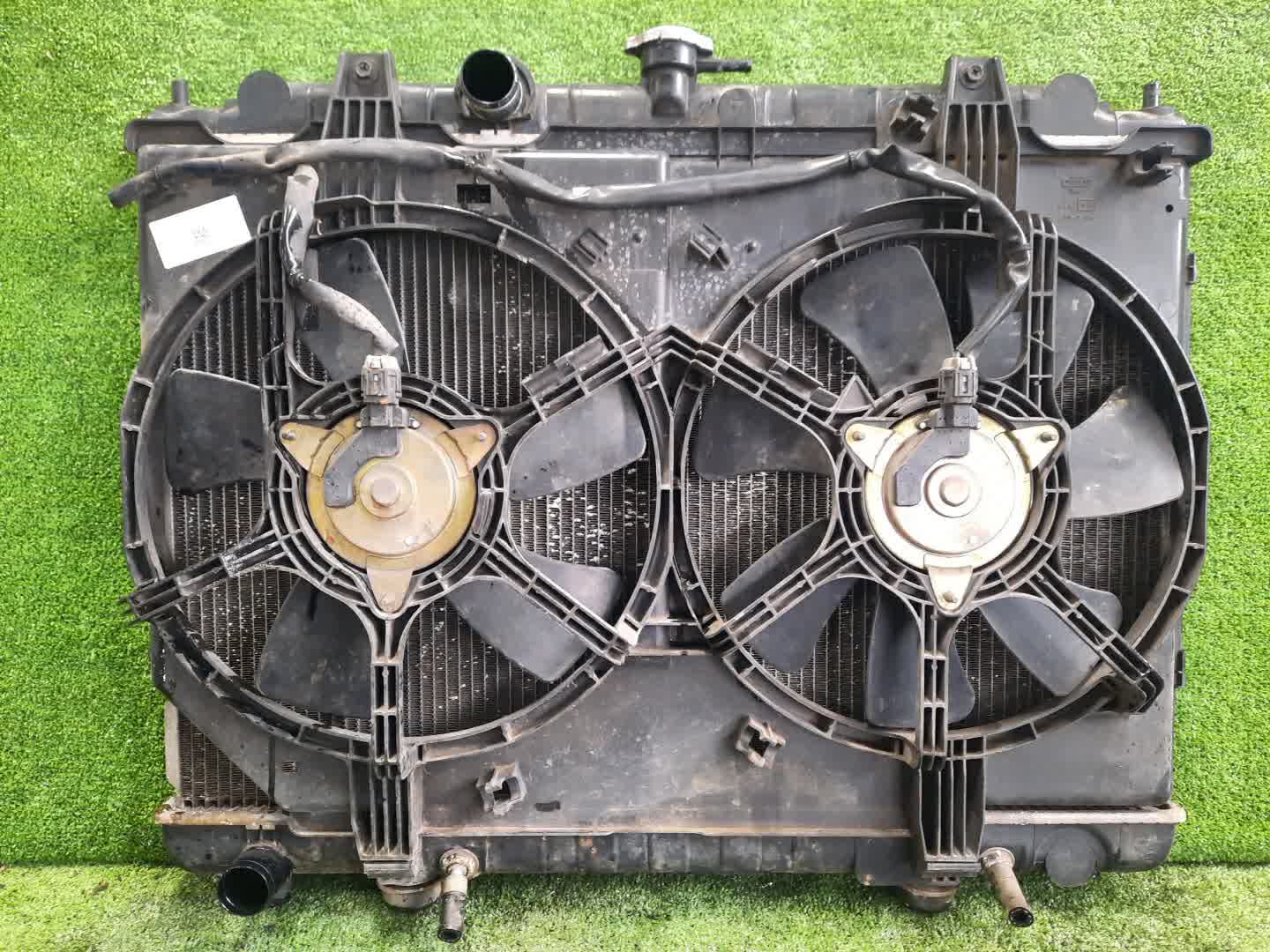 Радиатор основной NISSAN BASSARA JTU30 QR25DE 2881 1 ракурс