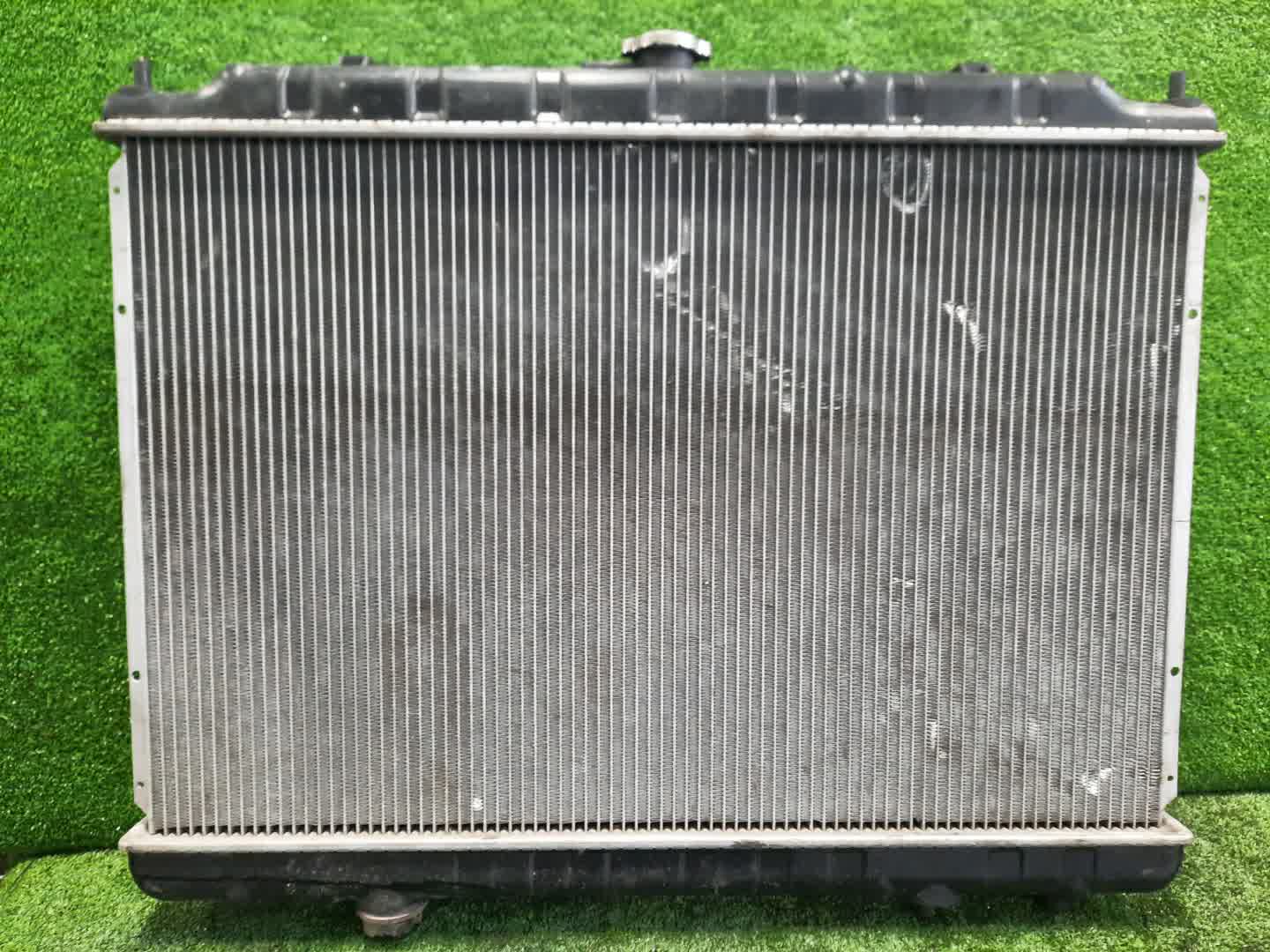 Радиатор основной NISSAN BASSARA JHU30 VQ30DE 2891 2 ракурс