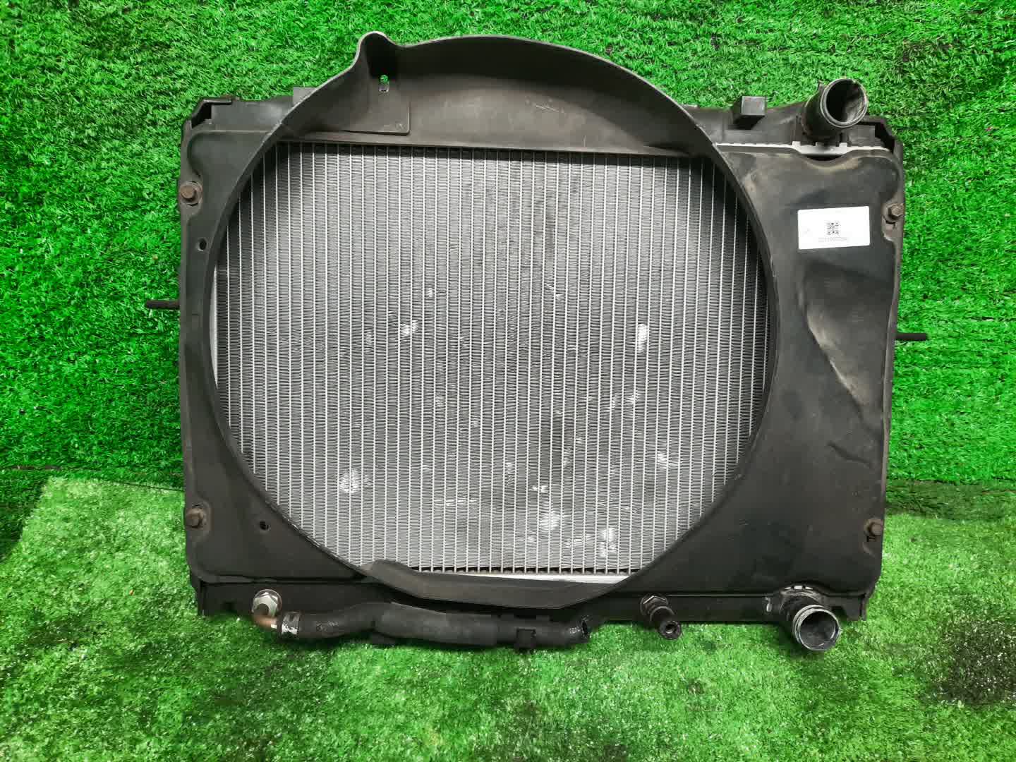 Радиатор основной MAZDA BONGO SK82V F8 2980 1 ракурс Радиатор основной MAZDA BONGO SK82V F8 2980 1 ракурс