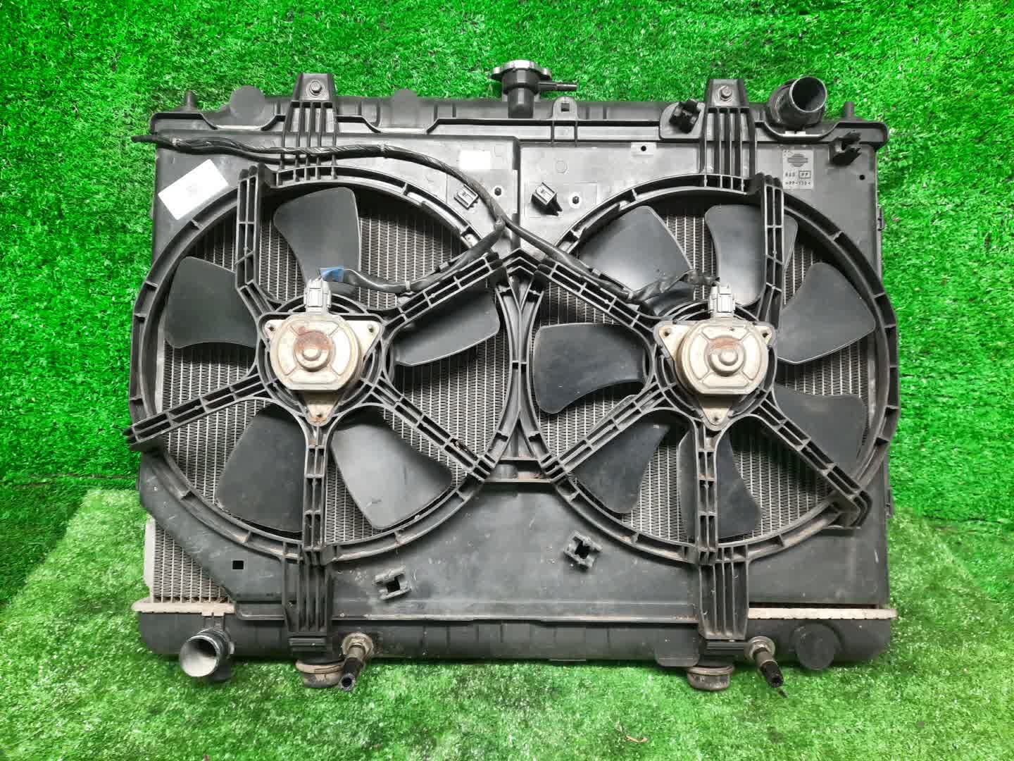 Радиатор основной  NISSAN SERENA PC24 SR20DE ,3003 1 ракурс