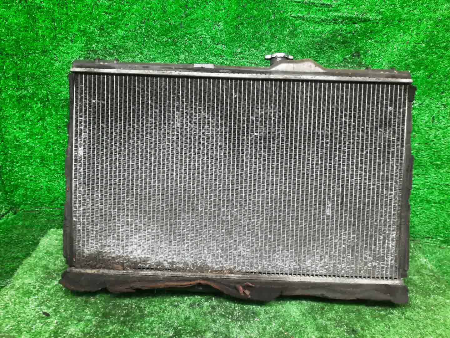Радиатор основной TOYOTA CROWN JZS155 2JZ-GE 3040 2 ракурс
