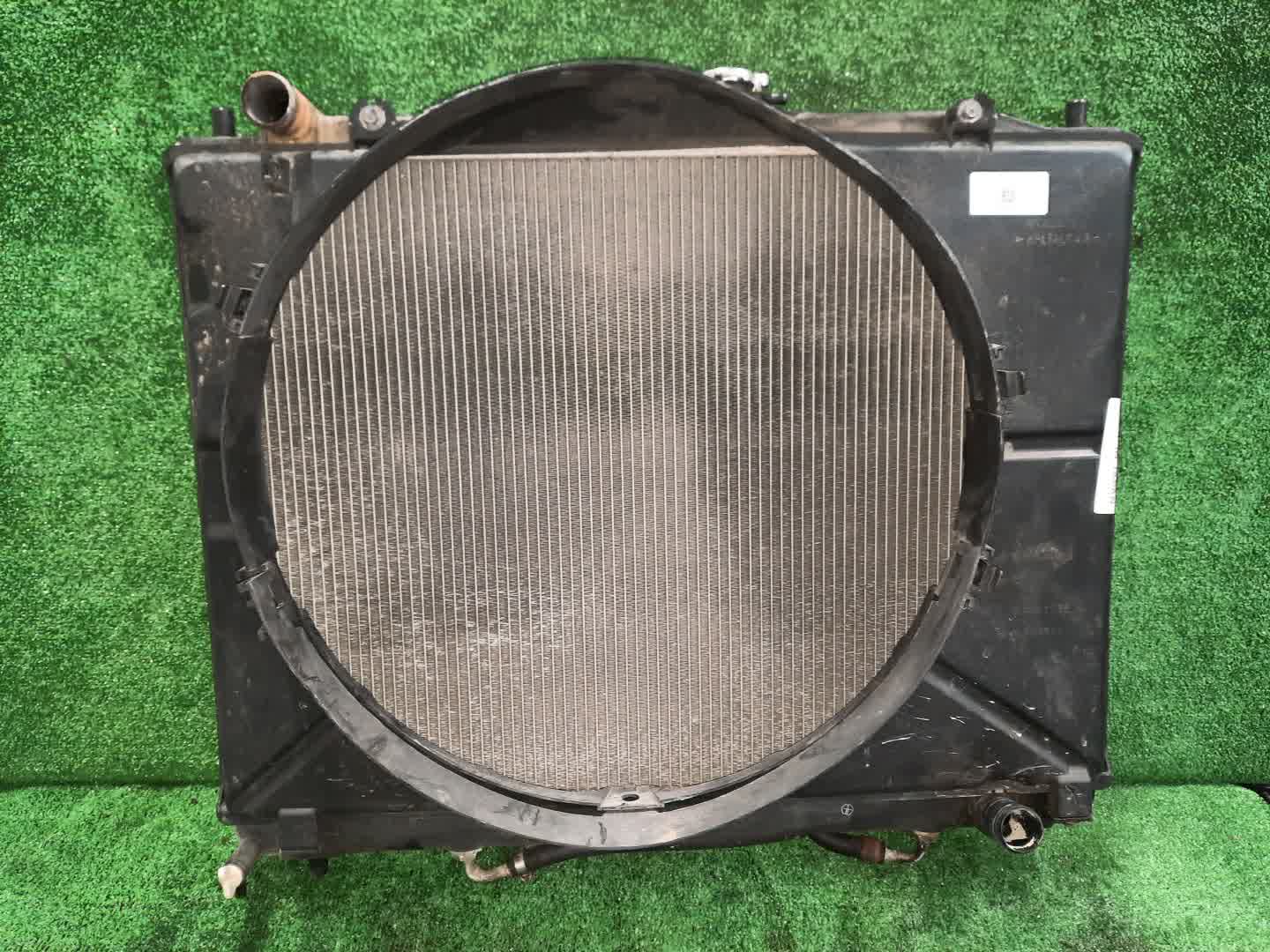 Радиатор основной MITSUBISHI PAJERO V75W 6G74 3127 1 ракурс Радиатор основной MITSUBISHI PAJERO V75W 6G74 3127 1 ракурс