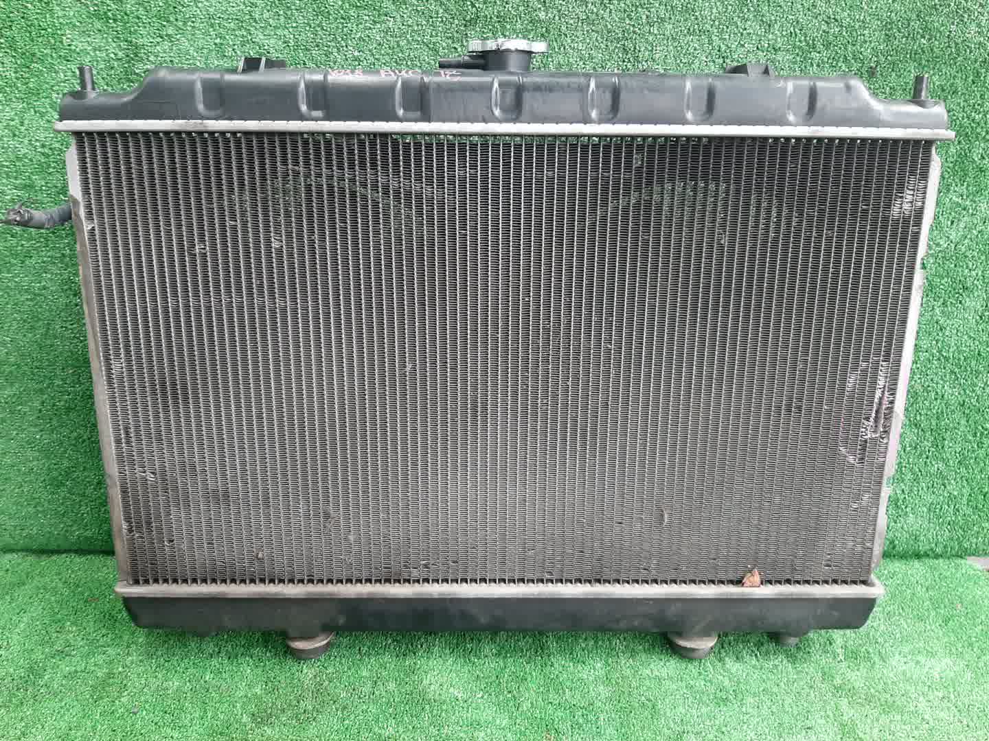 Радиатор основной NISSAN AVENIR, EXPERT, TINO W11, VW11, VNW11, V10 QG18DE 3175 2 ракурс Радиатор основной NISSAN AVENIR, EXPERT, TINO W11, VW11, VNW11, V10 QG18DE 3175 2 ракурс