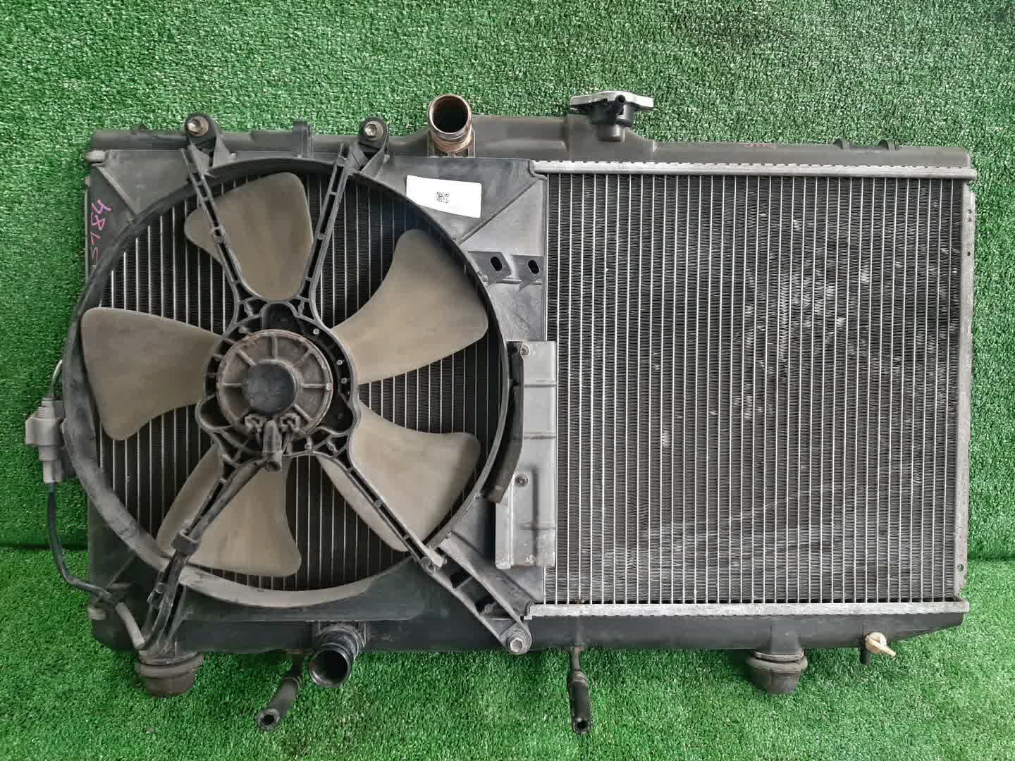 Радиатор основной TOYOTA COROLLA AE111 4A-FE 3184 1 ракурс
