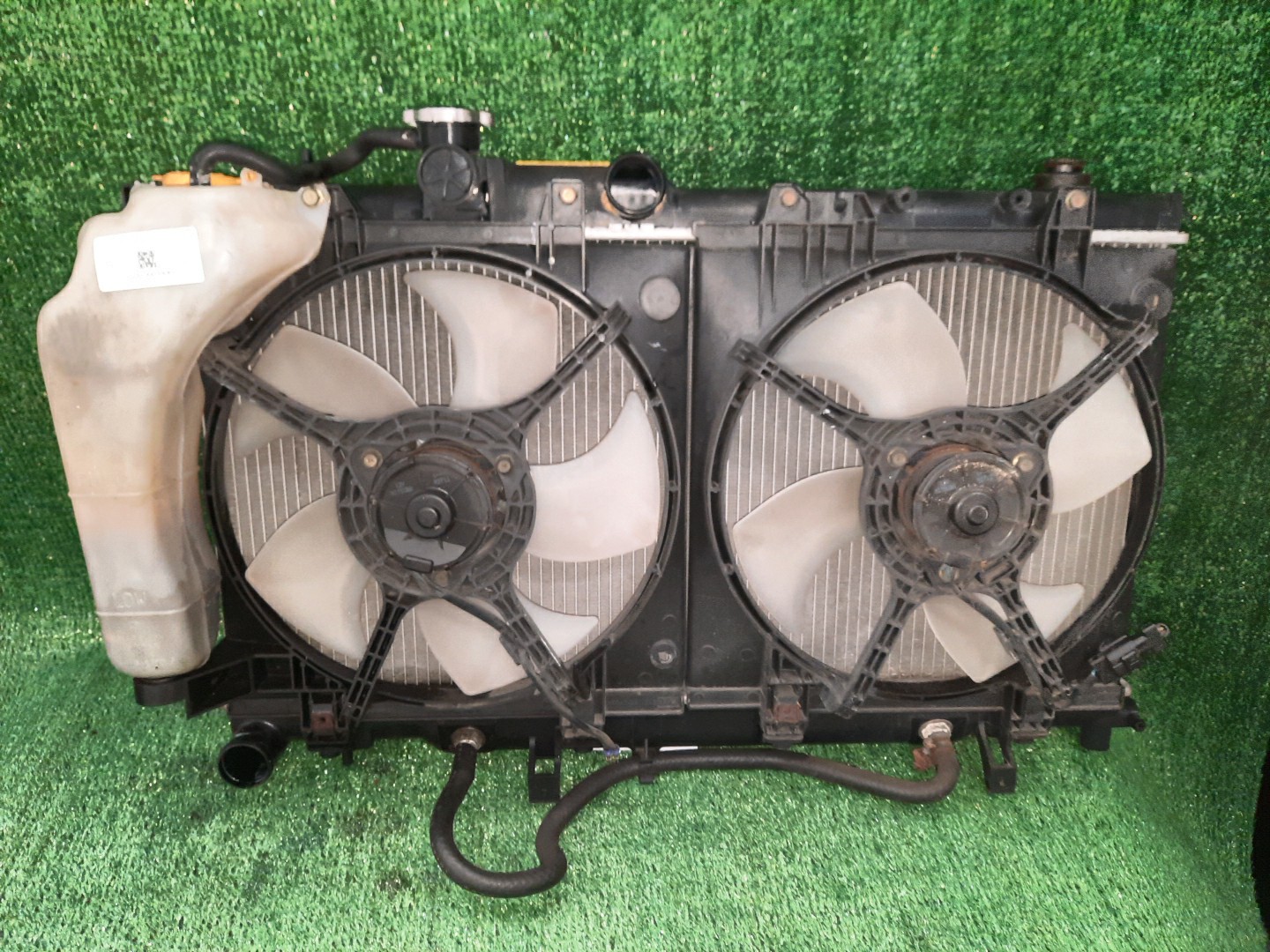 Радиатор основной SUBARU LEGACY BH9 EJ254 3306 1 ракурс