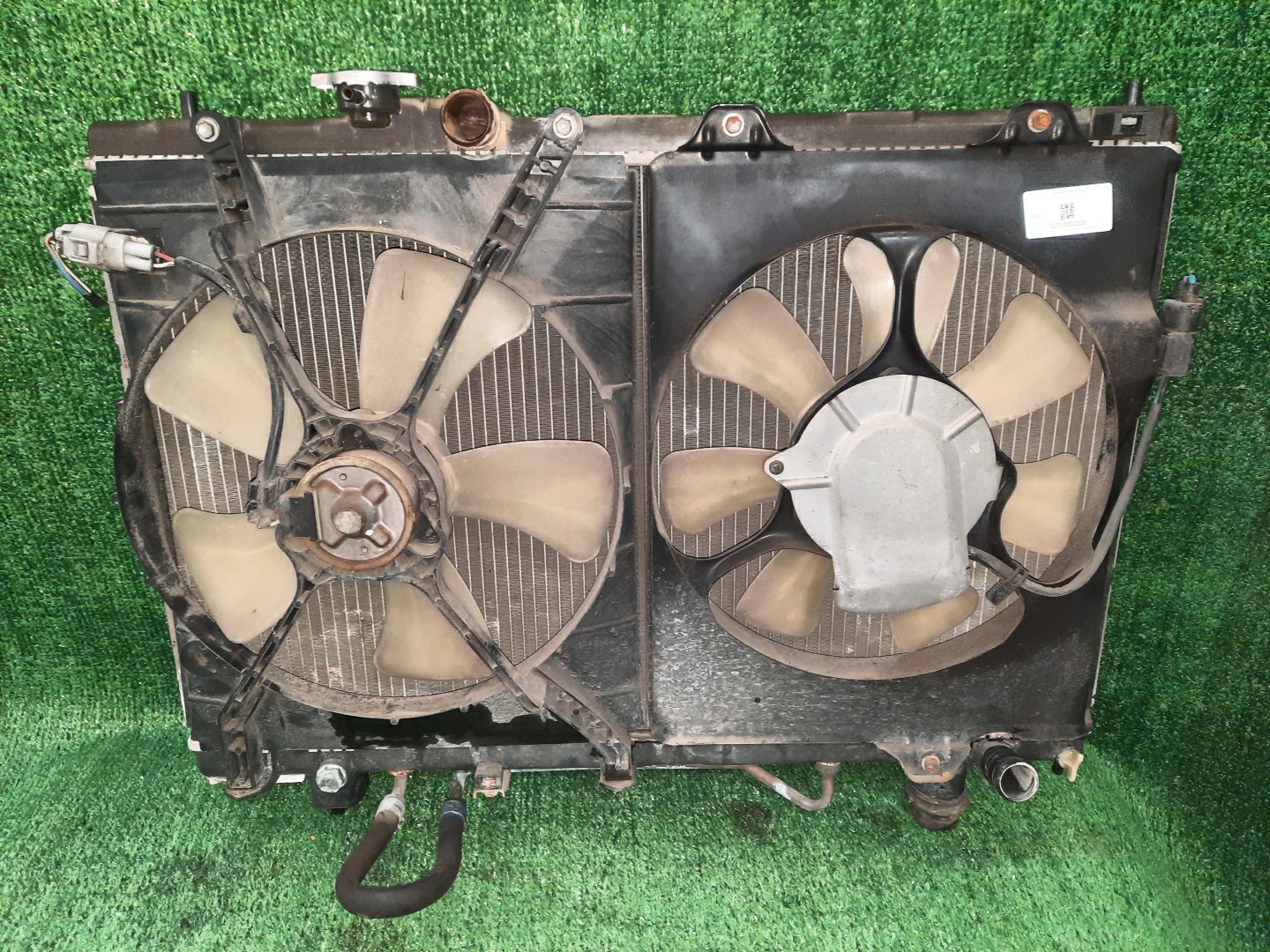 Радиатор основной TOYOTA NADIA ACN10, SXN10, SXN15 1AZ-FSE, 3S-FE 3308 1 ракурс