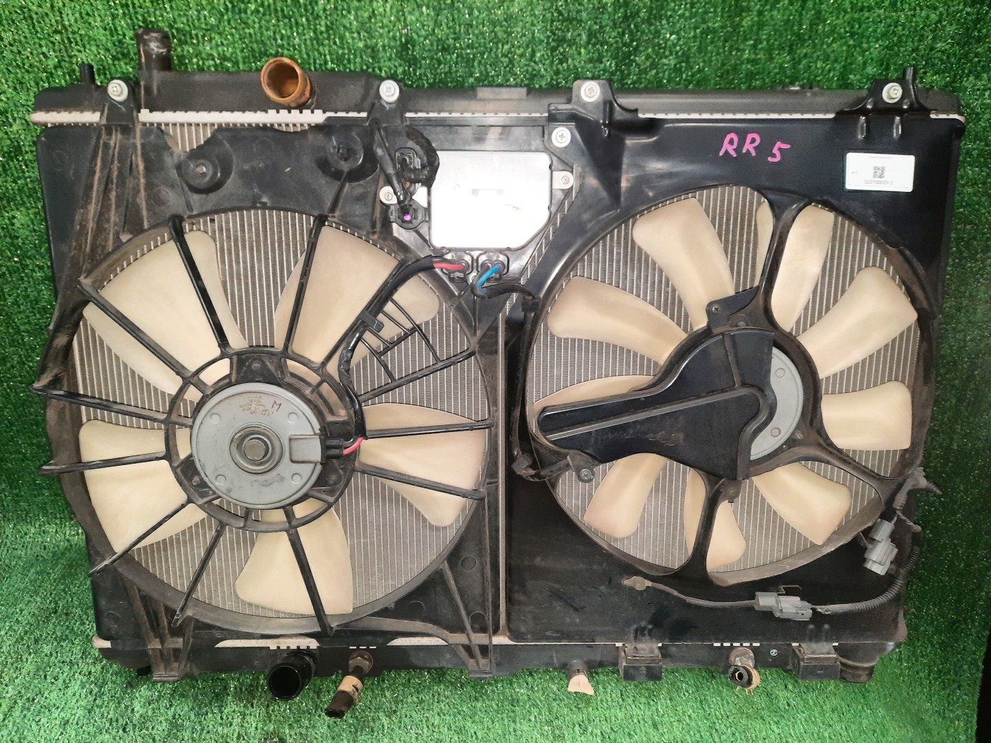 Радиатор основной  HONDA ELYSION RR5 J35A ,3312 1 ракурс