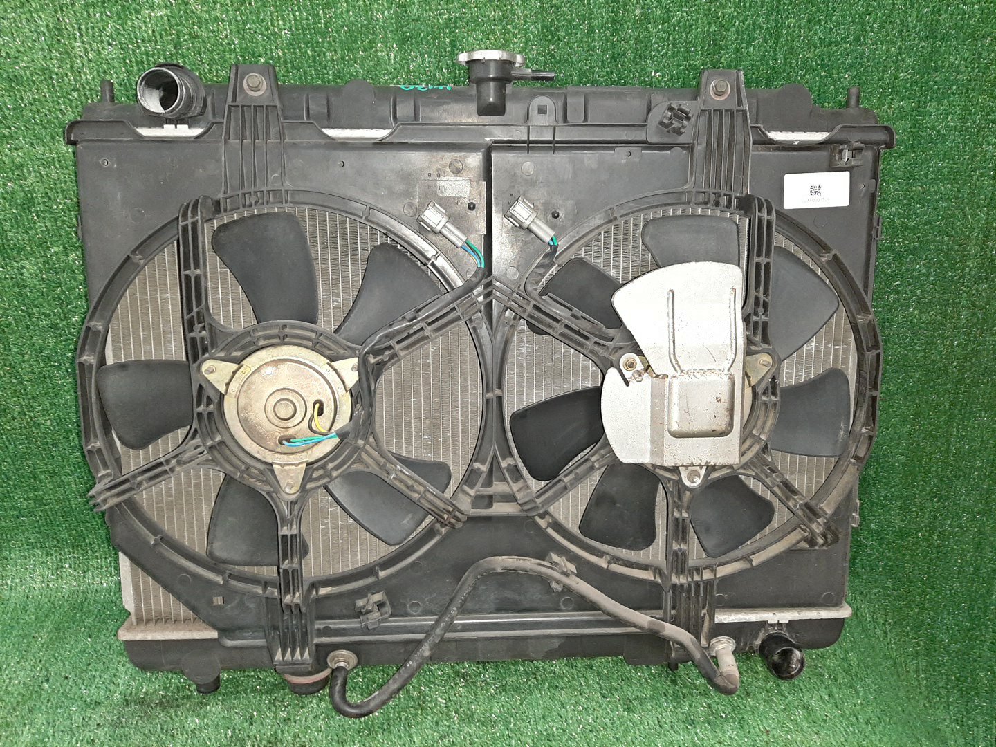 Радиатор основной NISSAN PRESAGE HU30 VQ30DE 3328 1 ракурс