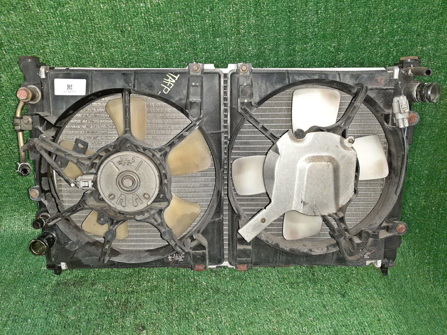 Радиатор основной MAZDA MILLENIA TAFP KF-ZE 3330 1 ракурс Радиатор основной MAZDA MILLENIA TAFP KF-ZE 3330 1 ракурс