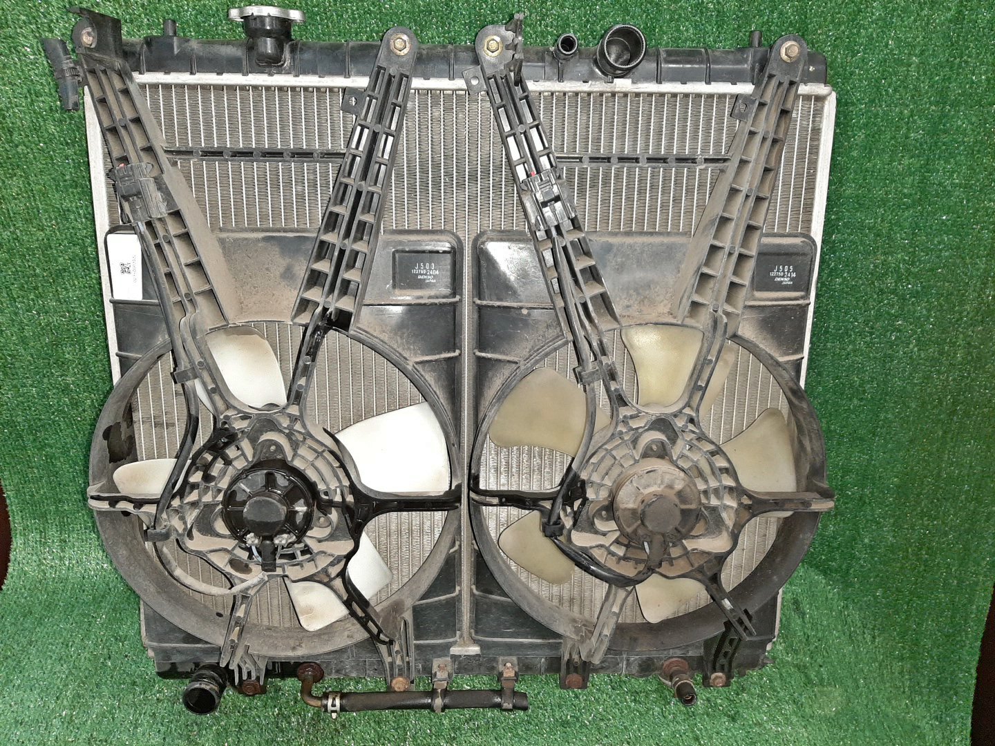 Радиатор основной MAZDA FORD FRIDA, BONGO FRIENDEE SGE3F, SGEWF, SGL3F, SGL5F, SGLRF, SG5WF, SGLWF, SGE3, SGEW, SGLW, SG5W, SGLR, SGL5, SGL3 FE 3332 1 ракурс