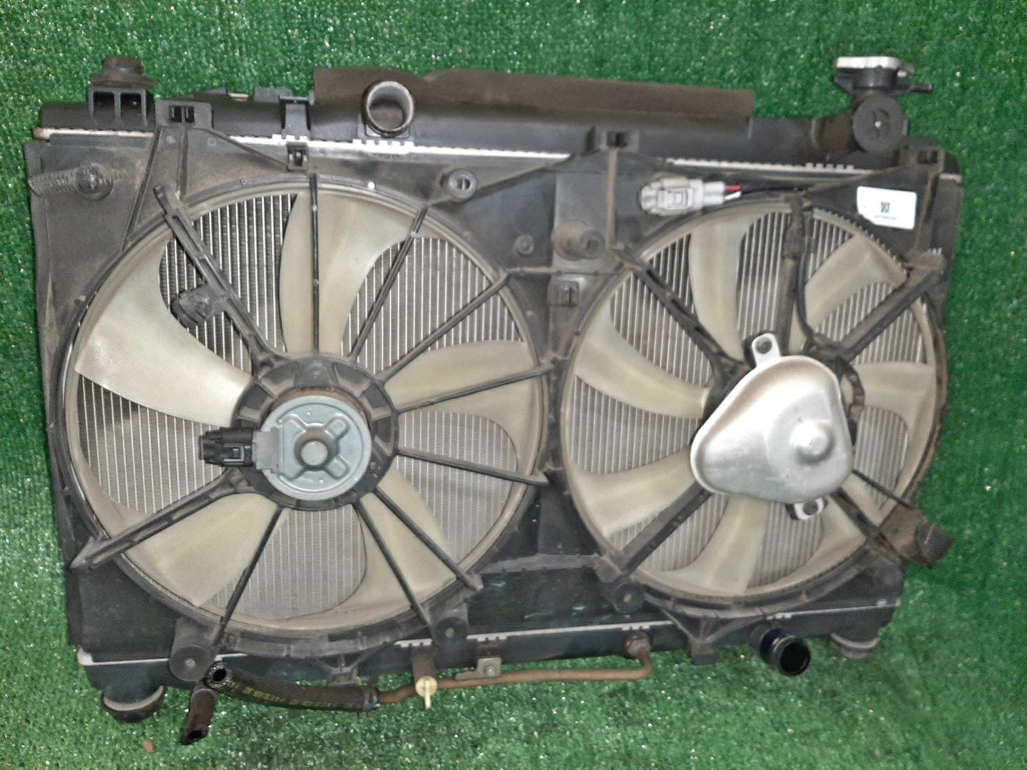 Радиатор основной TOYOTA CAMRY ACV40 2AZ-FE 3364 1 ракурс Радиатор основной TOYOTA CAMRY ACV40 2AZ-FE 3364 1 ракурс