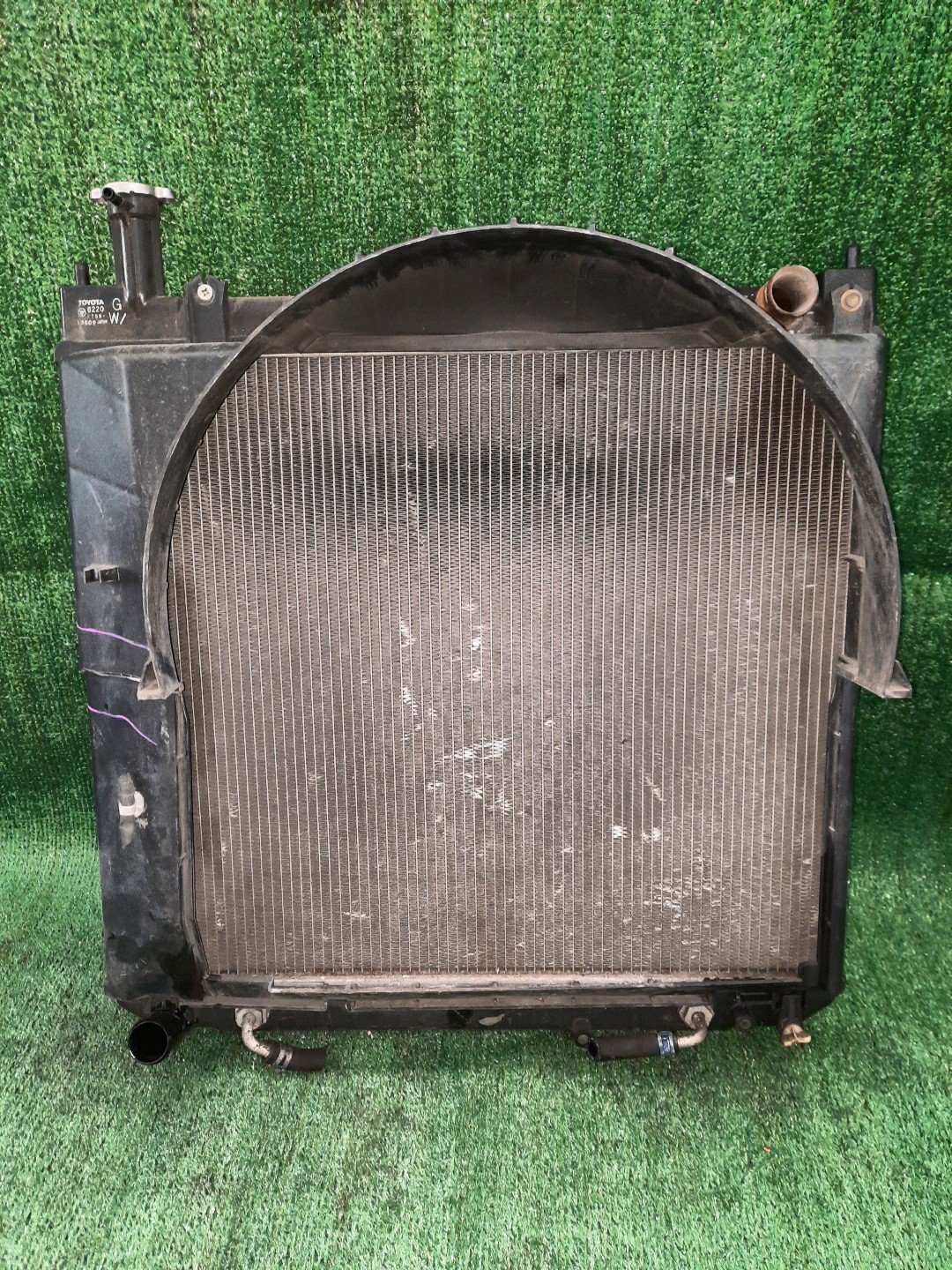 Радиатор основной TOYOTA GRANVIA VCH10W, VCH16W, RCH11W 5VZ-FE 3408 1 ракурс