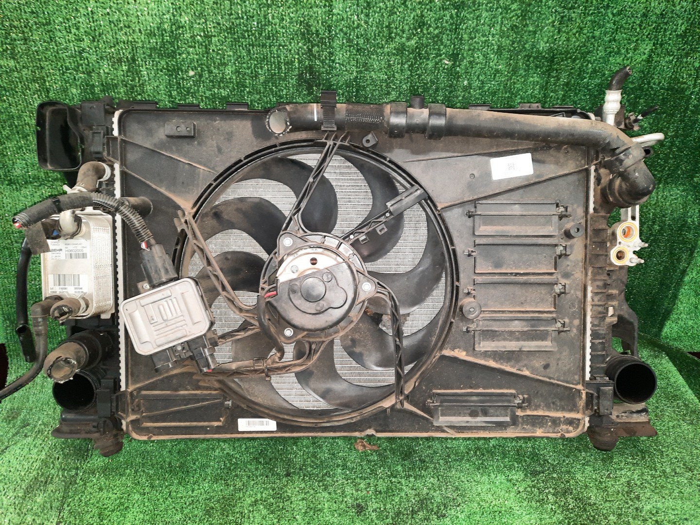 Радиатор основной  VOLVO V70 BW56 B5254T ,3426 1 ракурс