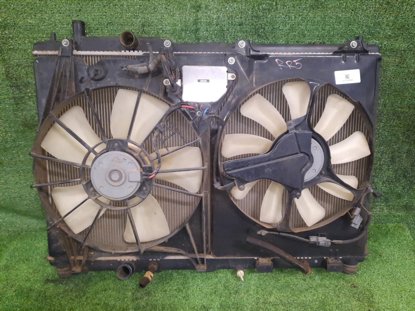 Радиатор основной  HONDA ELYSION RR5 J35A ,3465 1 ракурс