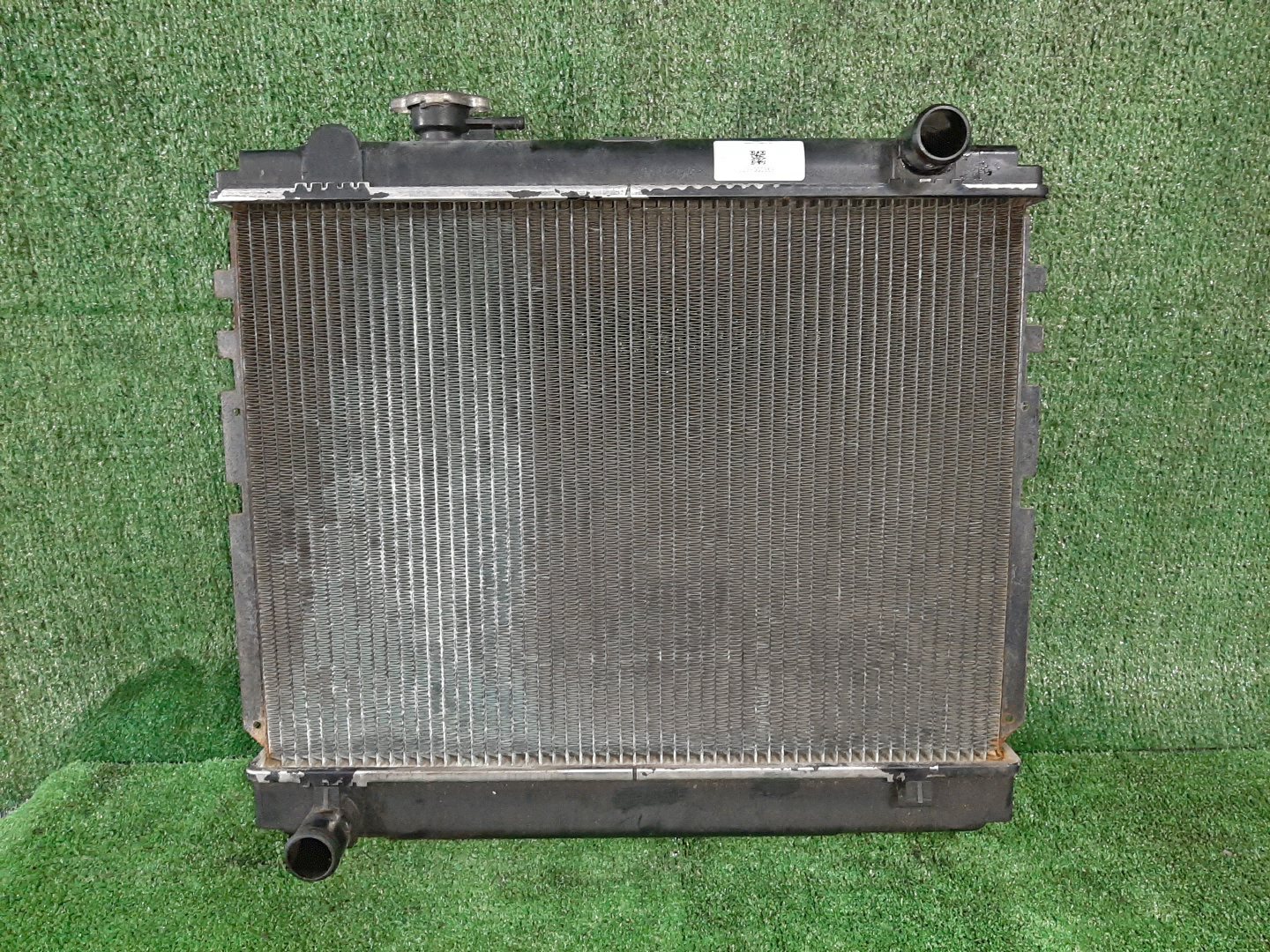 Радиатор основной TOYOTA DYNA, HIACE, TOYOACE YY101, YY201, YY131, YY211 3Y 3537 1 ракурс