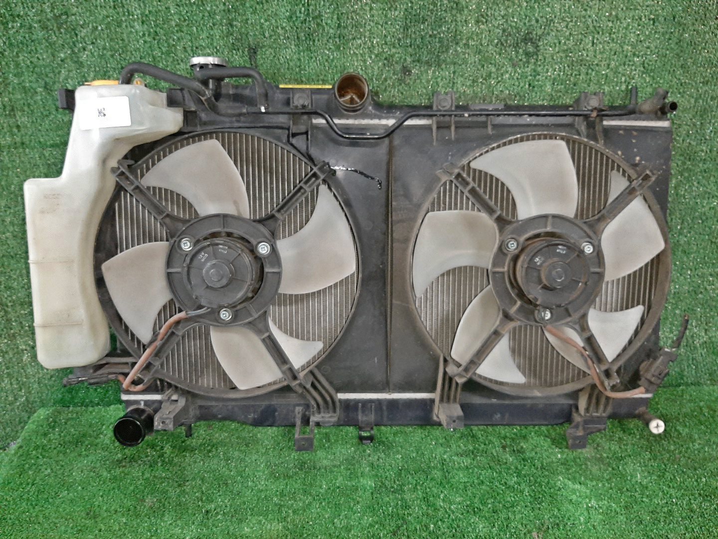 Радиатор основной SUBARU LEGACY BL5, BP9, BP5, BPE EJ20T, EJ20Y, EJ20X 3557 1 ракурс