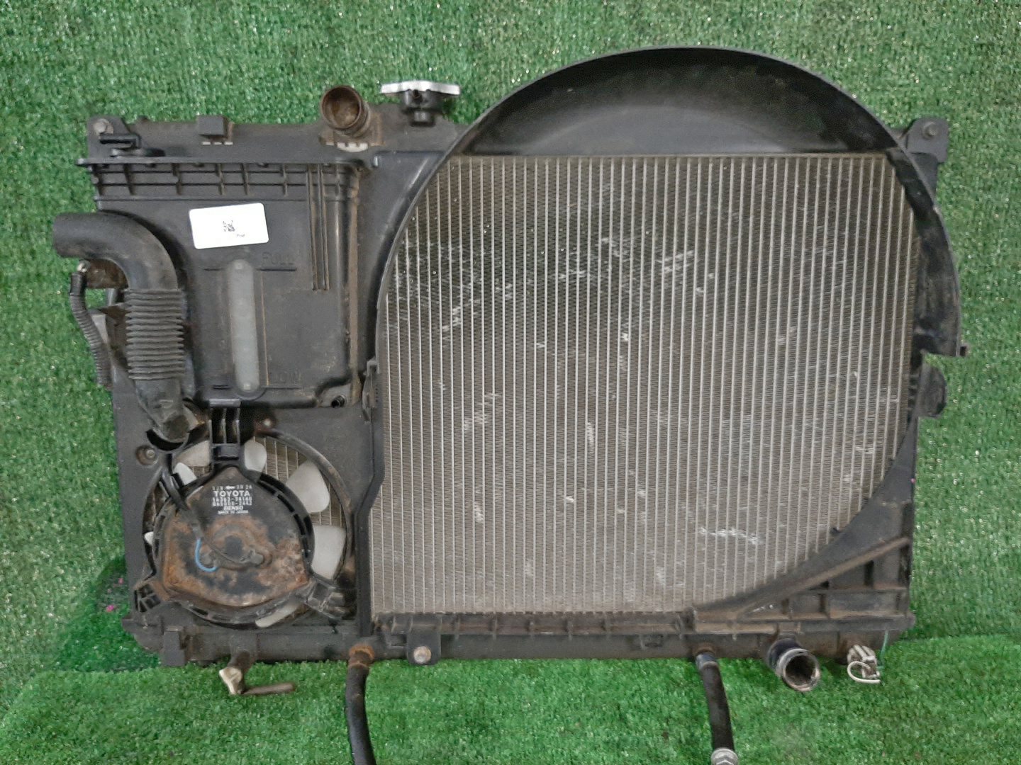 Радиатор основной TOYOTA BREVIS JCG10, JCG11, JCG15 1JZ-FSE 3596 1 ракурс